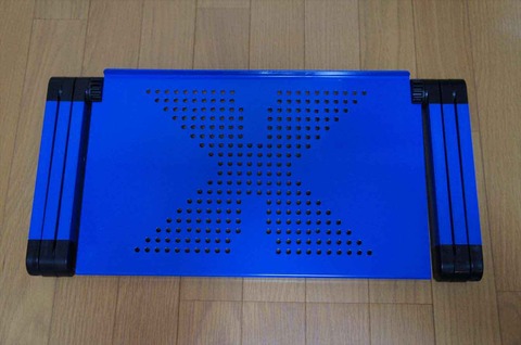 高さが自由自在のパソコンスタンドです