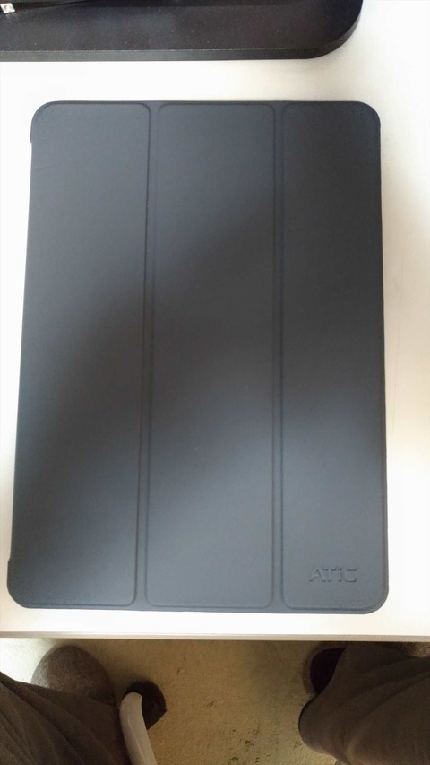 スペースグレイでは、鉄板のケースでしょう。