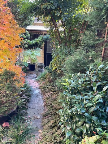 90D95FEF-646D-4145-906A-079D69E659F8