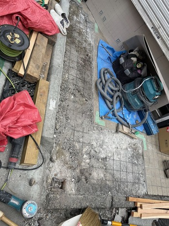 179C2A96-A98C-4C2E-9038-A94023FC48D7