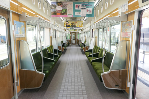 阪急電車から中吊り広告が消える！2027年4月4日で全車両の掲出終了へ