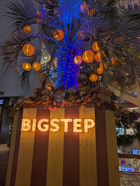 【心斎橋】館内を彩るハロウィン装飾がかわいい♡BIGSTEPがカボチャだらけに！