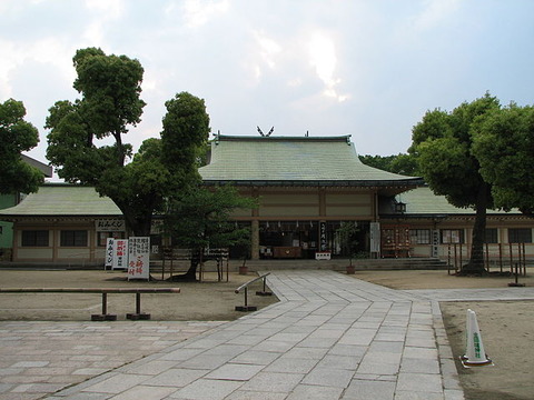 640px-Ikutama-san_haiden