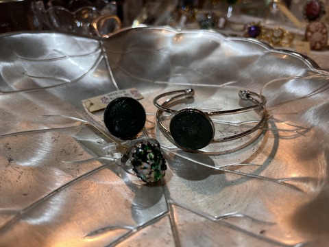 6E80CA27-A4C8-4A67-AF26-8C888C932061