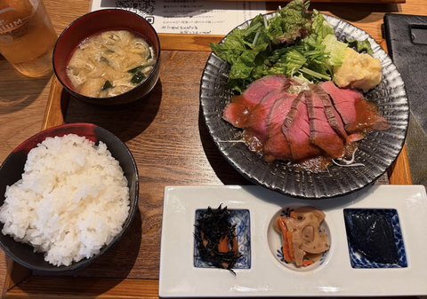 ローストビーフが濃厚で美味しい！中央区にある『達屋 なんば店』でローストビーフ御膳を堪能【中央区難波千日前】