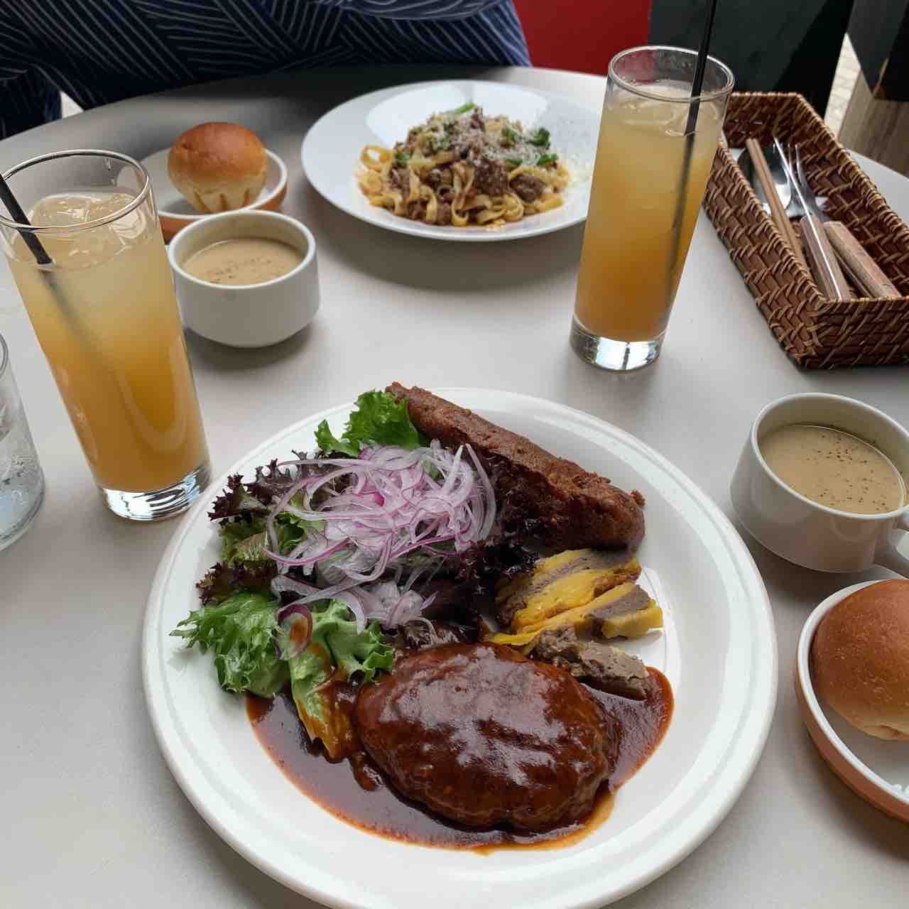 梅田ランチ 大阪駅から徒歩5分 ガーブ モナーク の屋外テラス席で少しリッチなランチを 大阪つーしん 梅田ランチ 大阪駅から徒歩5分 ガーブ モナーク の屋外テラス席で少しリッチなランチを 大阪つーしん