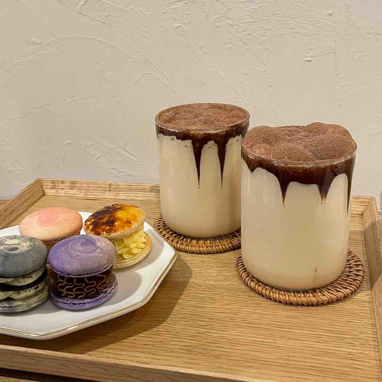 堀江のお洒落カフェ 夕方にはお店がライトアップ Cafe No でとってもキュートなマカロンとドリンクを 大阪つーしん 大阪市の地域情報サイト 堀江のお洒落カフェ 夕方にはお店がライトアップ Cafe No でとってもキュートなマカロンとドリンクを 大阪つーしん 大阪市の地域情報サイト