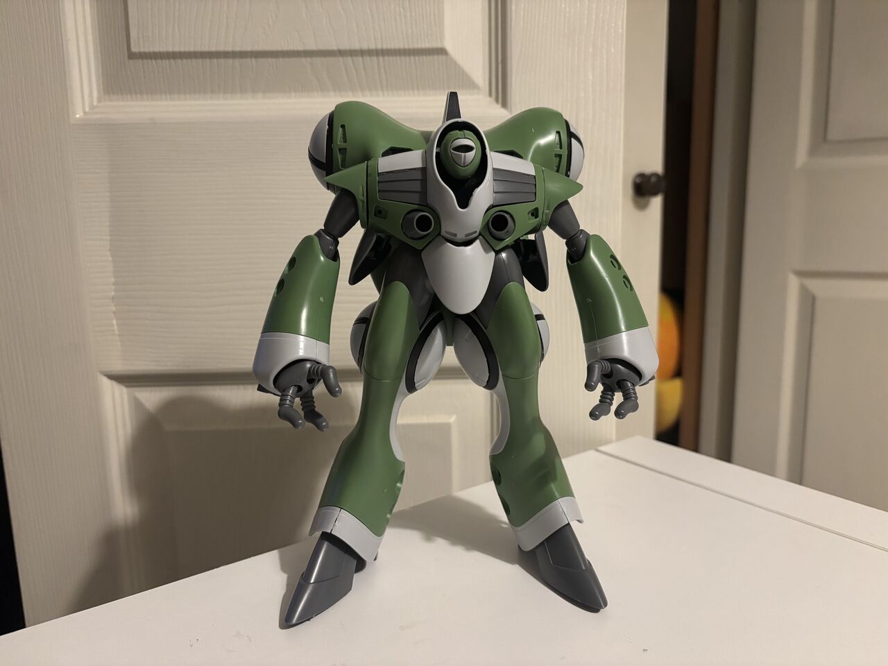 ハセガワ 1/72 クァドラン・ロー キット紹介 : なにとぞ Vol.10 〜この
