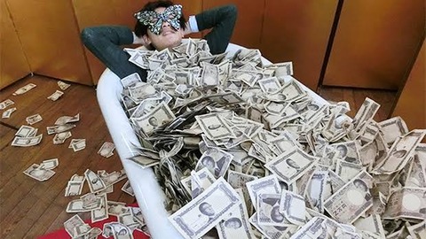 ゲーム趣味の奴って金めっちゃ持ってない？