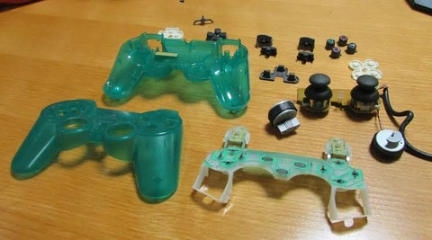 ゲームのコントローラーの部品交換楽しい