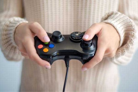ゲーム製作者「PSのコントローラは○が決定にしたろ」