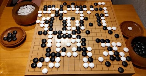 【朗報】囲碁業界、素人には何が起っているのか全くわからないという問題に気付いた模様