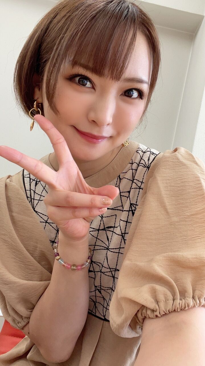 美人声優 井澤詩織さんの最新自撮り画像wwwwwwwwww なんjウォーカー