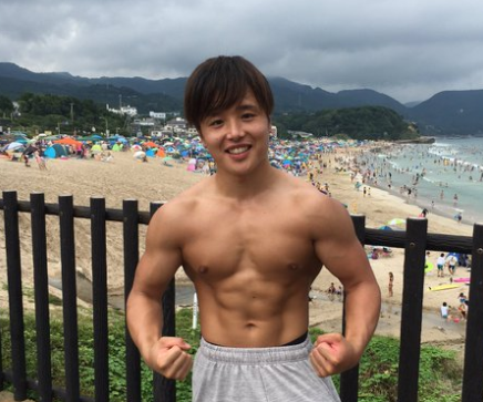 ぷろたんの筋肉がヤバい!?使っているサプリや気になる年収を紹介!