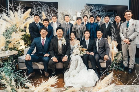 朗報 浅村さんの結婚式 楽天と西武の選手が仲良く写真に写る Jの番記者 朗報 浅村さんの結婚式 楽天と西武の選手が仲良く写真に写る Jの番記者