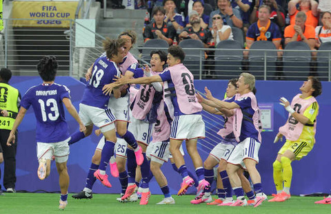 【ワールドカップ】サッカー日本代表がオランダと2-2の引き分け←これwwwwwwのサムネイル