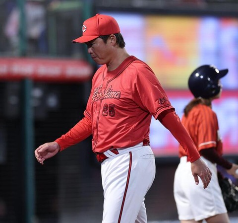 【悲報】広島カープさん、同じく3勝だった楽天に負けて交流戦最下位転落のサムネイル