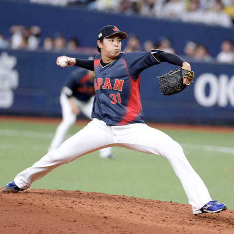 【侍ジャパン対阪神】サポートメンバーの仲地礼亜さん、派手に燃える