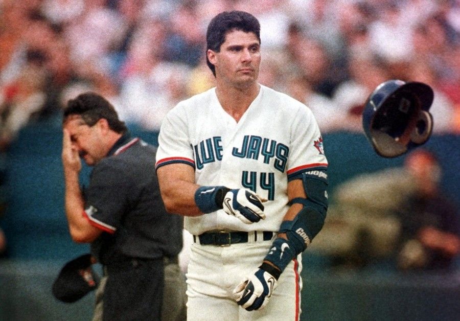 野球 元大リーガーのカンセコ氏 日銀のマイナス金利政策を 無能 と批判 なんｊ Mlb Club