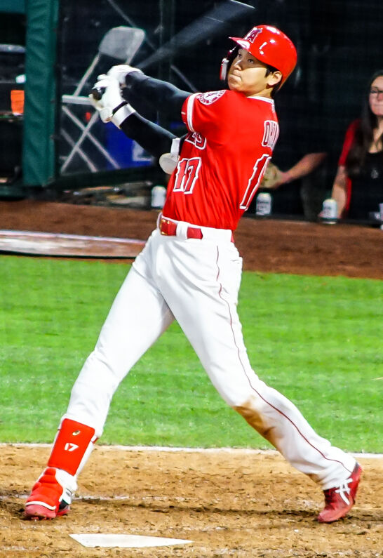 Shohei_Ohtani_batting_june_8,_2019(48035186097)_(cropped)