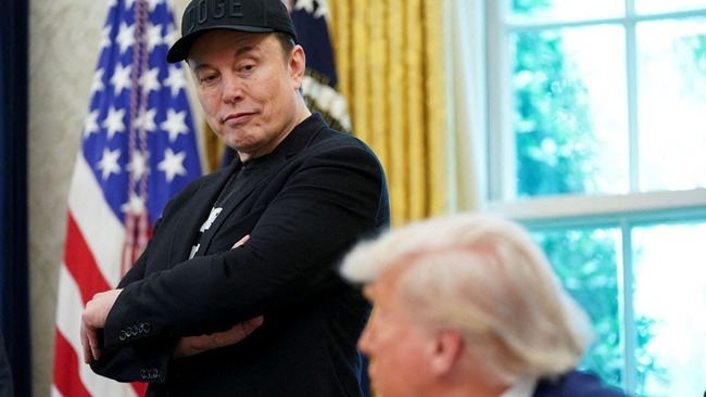【CNN】 トランプ「イーロン、お、お前…変なクスリでもやってるのか…？」