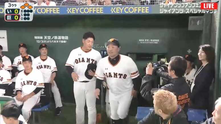 巨人ファンフェス 今年で引退の阿部がスペシャルマッチに代打で出場 ライト戦にサヨナラタイムリー 読売ジャイアンツ常勝アンテナ 巨人ファンフェス 今年で引退の阿部がスペシャルマッチに代打で出場 ライト戦にサヨナラタイムリー 読売ジャイアンツ常勝アンテナ