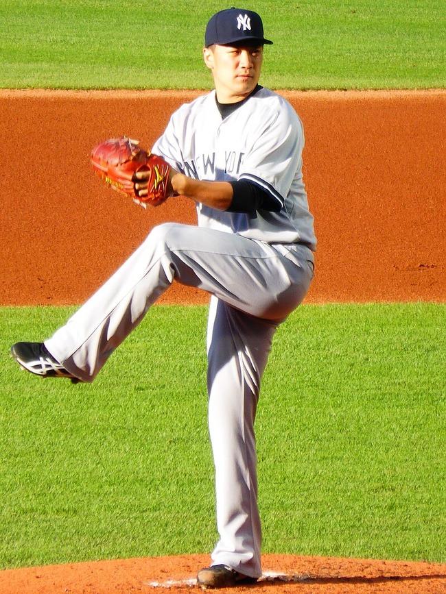 Masahiro_Tanaka_in_2014_(1)
