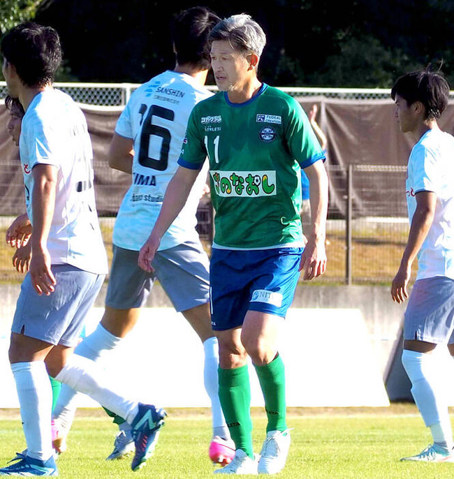 【朗報】三浦カズさん、後半４８分から出場！最年長記録を５８歳２６３日に更新