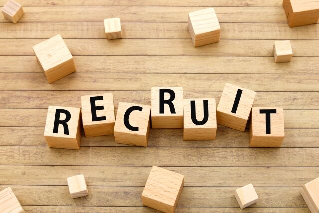 逆スカウトアプリ　株式会社〇〇があなたをスカウトしました!→面接当日