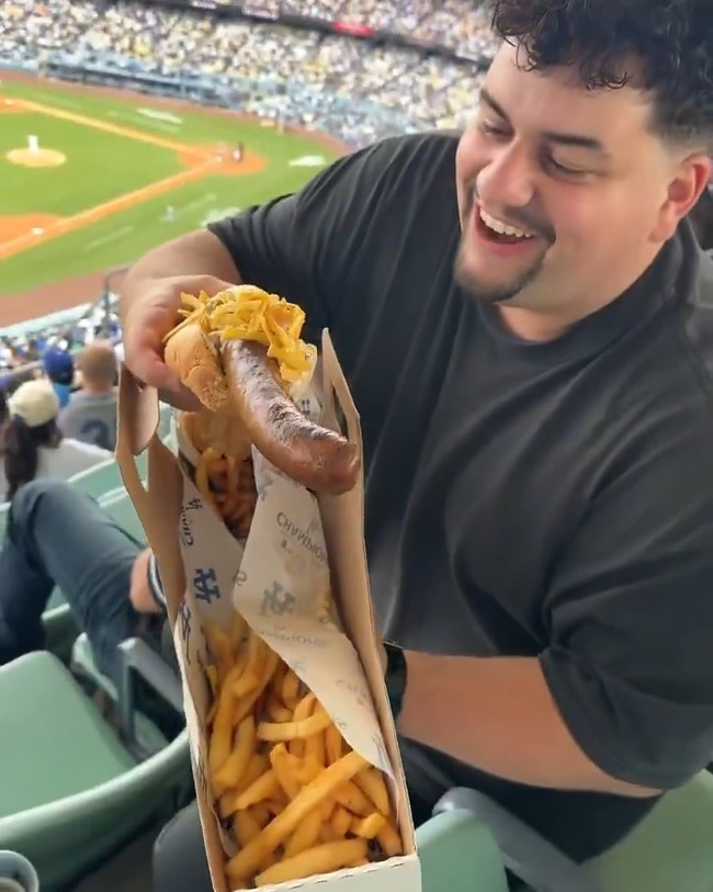 【動画】 ドジャーズのホットドッグ、レベチｗｗｗｗｗｗｗｗｗｗｗｗｗｗｗｗｗｗ