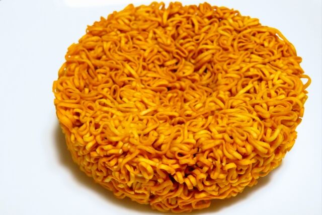 煽り抜きでチキンラーメンってなんで人気あるんや？