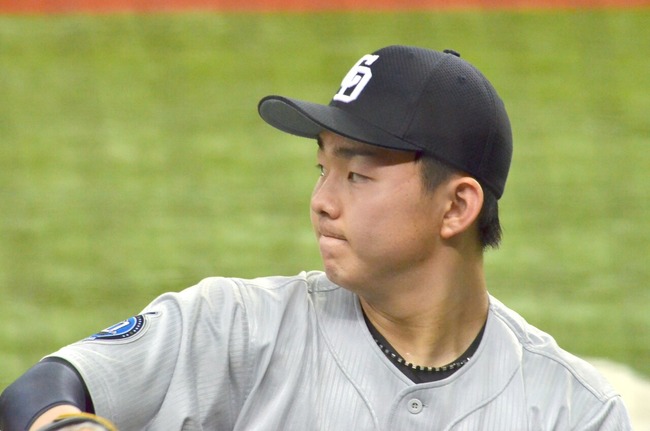 小笠原慎之介(19) 15登板 72.1回 2勝6敗 防御率3.36 奪三振58 WAR0.0