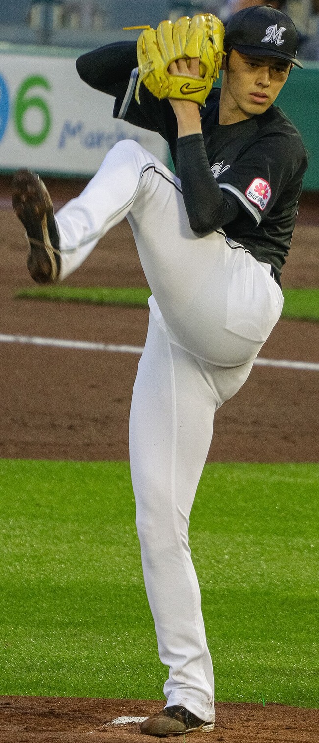 Roki-Sasaki-20240430-Kobe_(cropped)