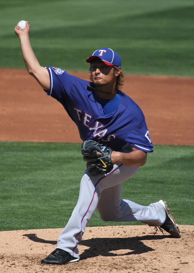800px-Yu_Darvish_on_March_13,_2012_(2)
