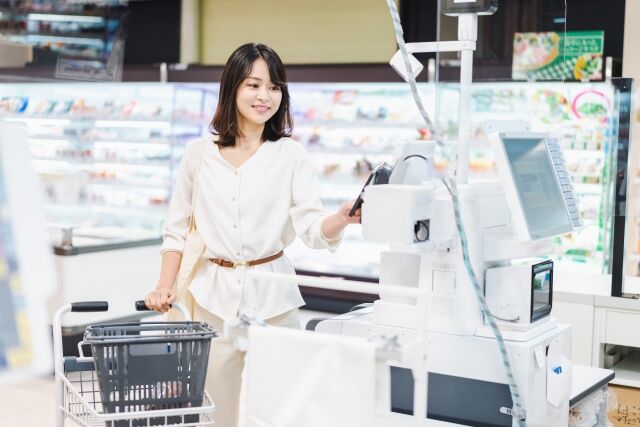 【疑問】セルフレジ「本来店側がするべきことを客に転嫁して人件費削減してます」←これが許された理由