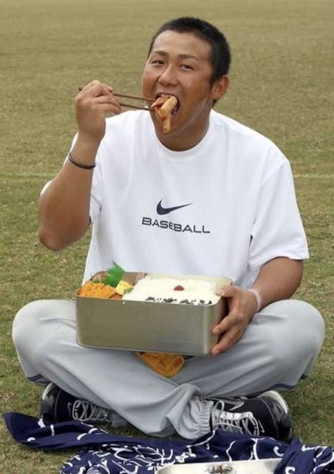 中田翔のお弁当、巨大すぎて脳がバグる