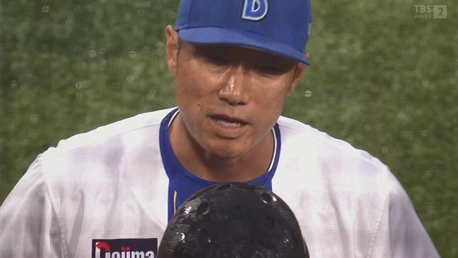 【DeNA対ソフトバンク3回戦】DeNA・相川監督、遅延行為で退場のサムネイル