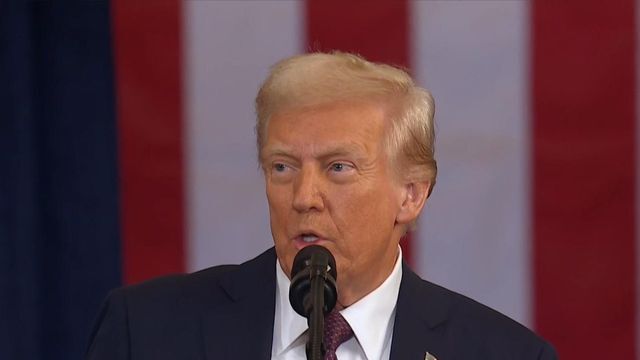 【悲報】トランプ「オバマ夫妻を類人猿に見立てた動画は、スタッフが誤って投稿した」