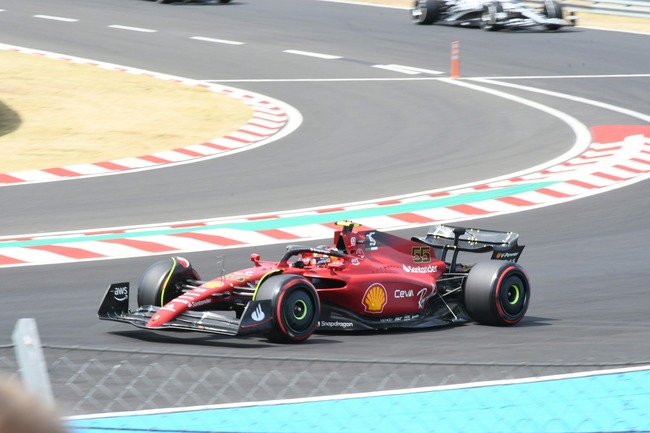 gabor-szuts-2aF2dmuCOq4-unsplash