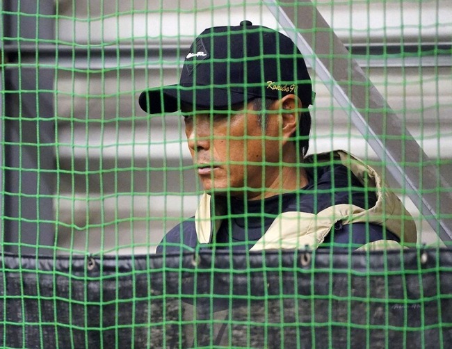 11d2d47534bfa92e4eee2168cab23acd_1