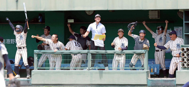 【高校野球】大阪大会は延長十回、東大阪大柏原が6-5で大阪桐蔭を下し、14年ぶり2度目の甲子園出場 【高校野球】大阪大会は延長十回、東大阪大柏原が6-5で大阪桐蔭を下し、14年ぶり2度目の甲子園出場