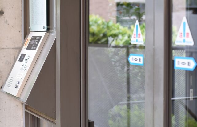 【悲報】オートロック物件さん、居留守で最強すぎる…