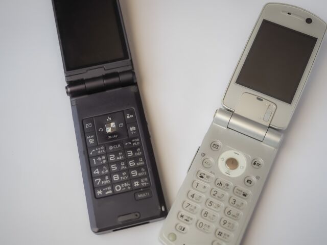 3大もうさすがに見かけないモノ「ガラケー」「MD」「VHS」