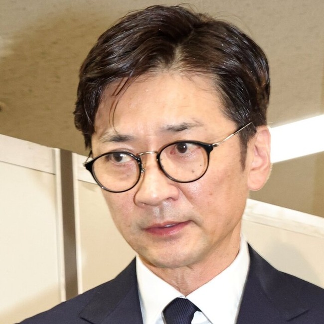 国分太一知人「中居さんとの違いは家族の有無。9歳7歳の娘がいるのでこのまま引退するわけにはいかない