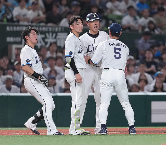乱闘寸前の引き金は…西武・黒田コーチ「話してないからわかないけど目でにらんできたから」