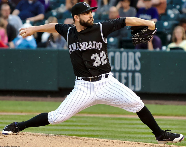 Tyler_Chatwood_Colodado_Rockies_(26838143543)_(cropped)