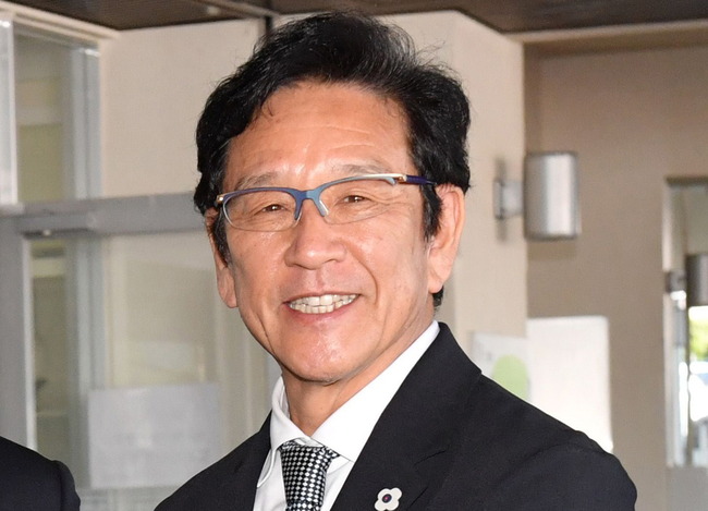 a22b8_50_e53f64e1_e41762c4