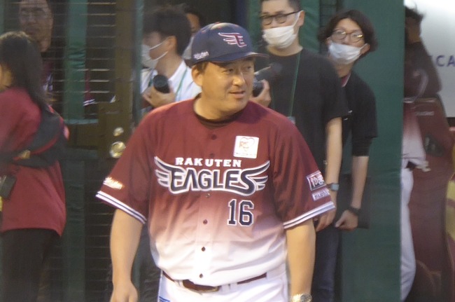 Kazuhisa_Ishii_at_Tohoku_Rakuten_2023
