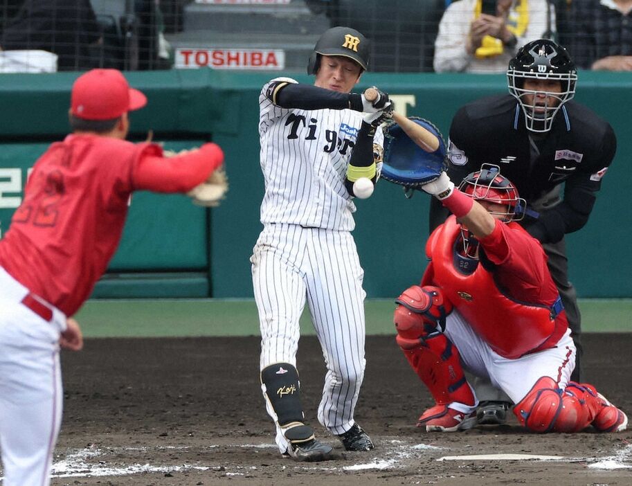 近本、左手首の骨折
