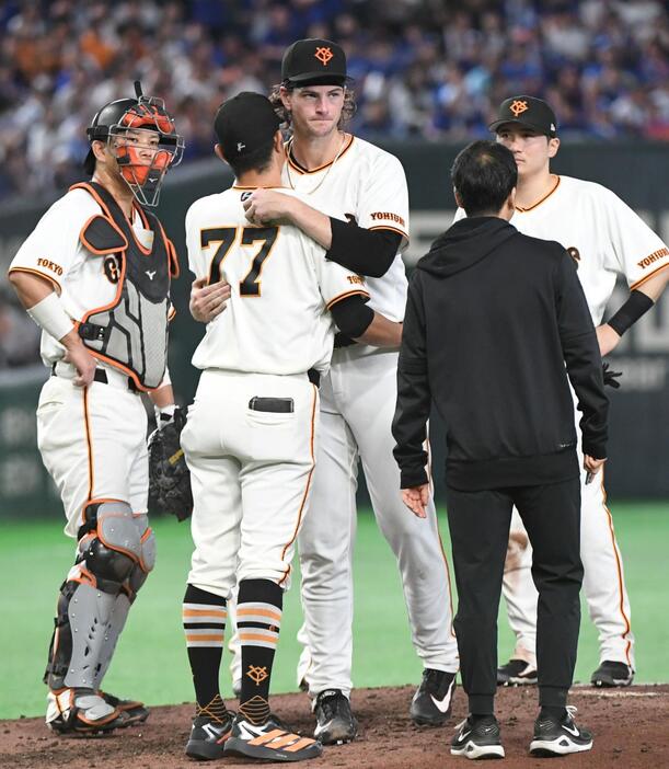 巨人ウィットリー（8回途中までノーノー）「足がつりそうになった。塩の摂取が足りなかった」のサムネイル